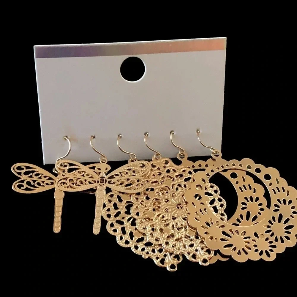 New on card Lightweight Gold Tone‎ Dangly Earring Set of 3 Dragonfly Medallion